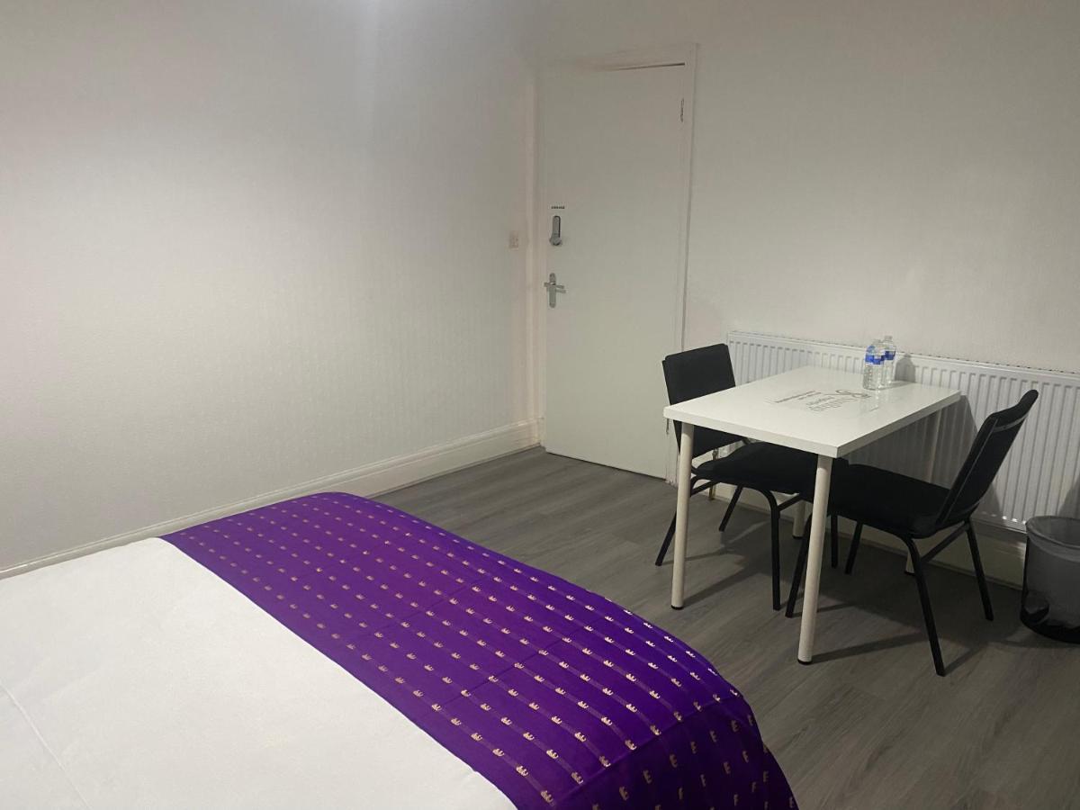 Sunrup Heathrow Apartment Feltham Luaran gambar