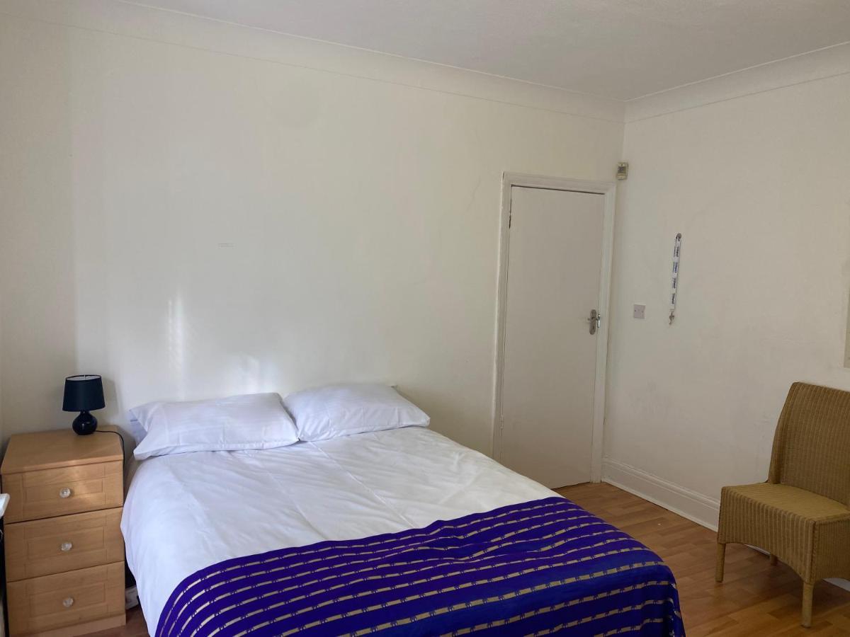 Sunrup Heathrow Apartment Feltham Luaran gambar