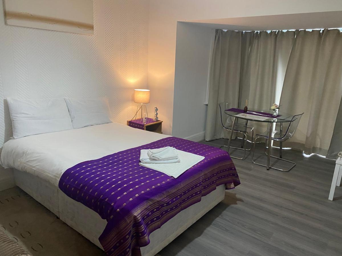 Sunrup Heathrow Apartment Feltham Luaran gambar