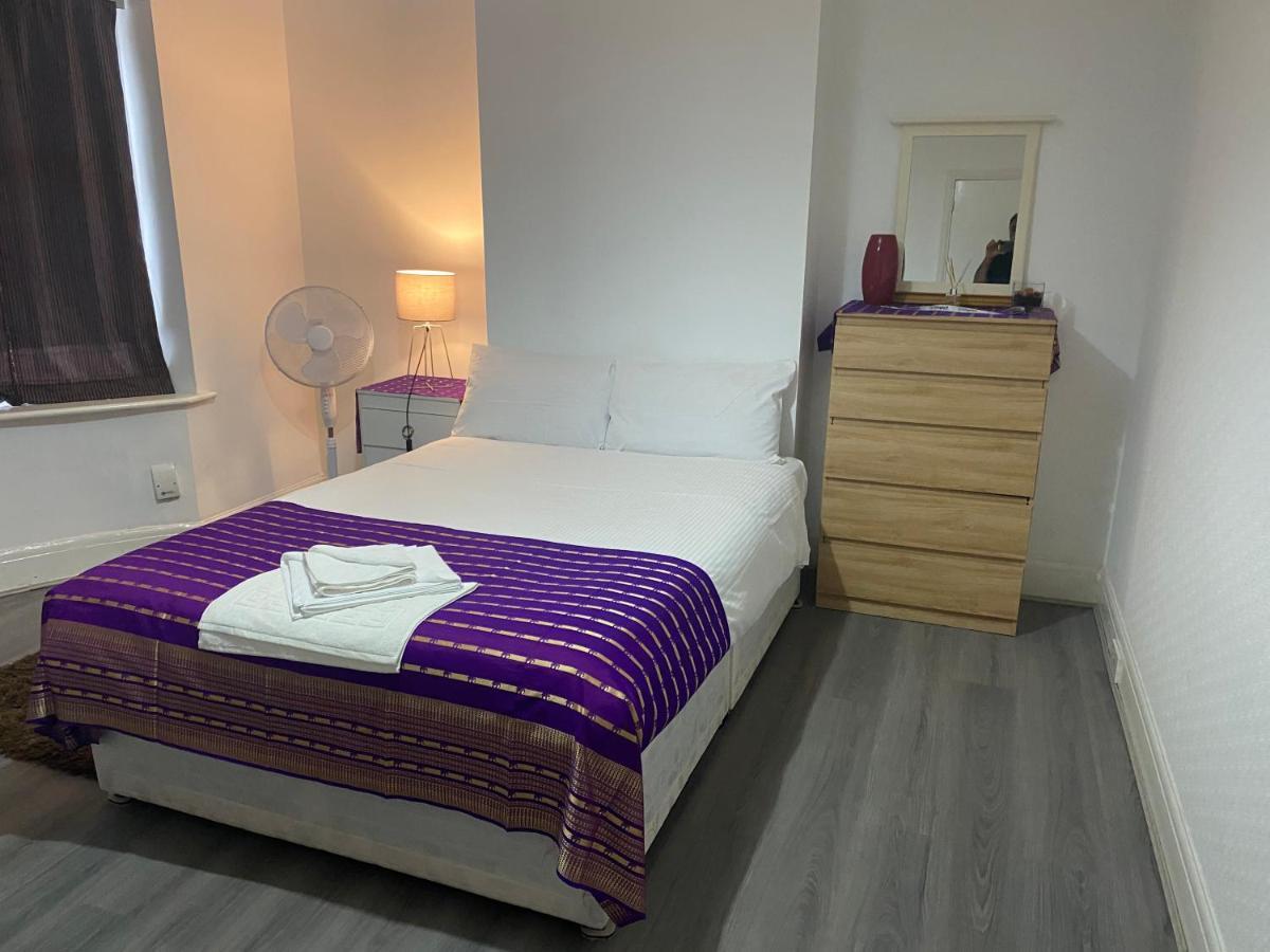 Sunrup Heathrow Apartment Feltham Luaran gambar
